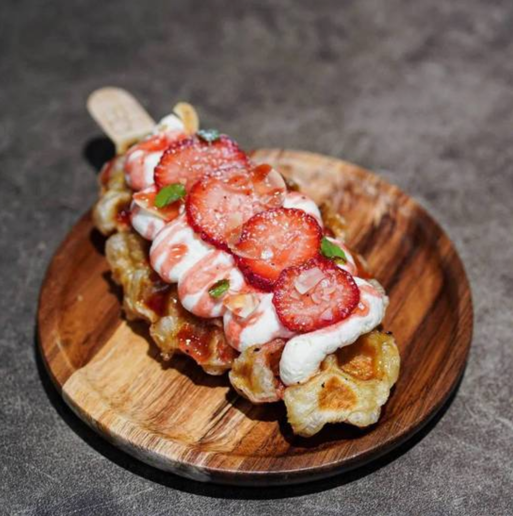 Strawberry and Cream Loli Waffle